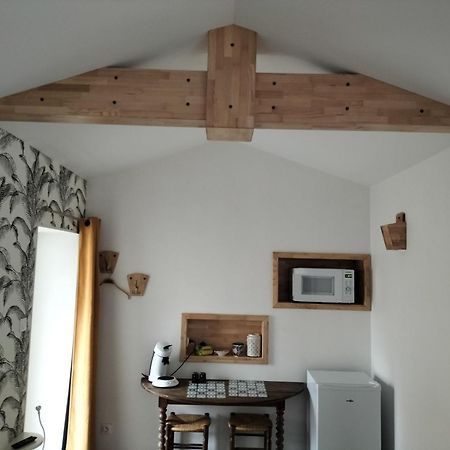 Logement Entier 3 Pieces Et Terrasse Mazieres-en-Gatine Luaran gambar