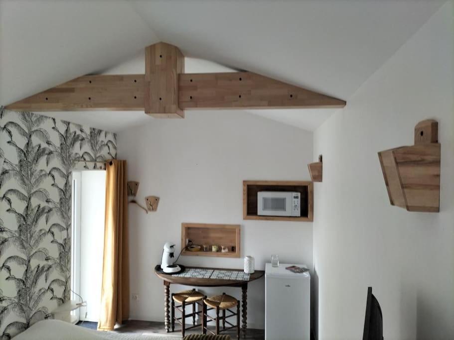 Logement Entier 3 Pieces Et Terrasse Mazieres-en-Gatine Luaran gambar